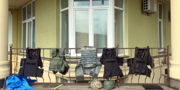 Las tropas rusas se retiran de Kiev pero sus habitantes no creen que sea el fin