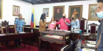 Juramentada contralora interventora de la Contraloría Municipal