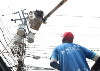 Alcaldía de Valera instaló transformador en la parroquia de la Puerta