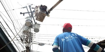 Alcaldía de Valera instaló transformador en la parroquia de la Puerta