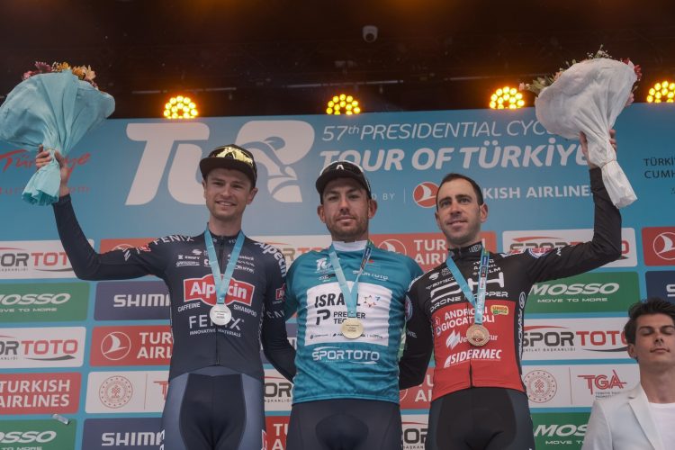 En la gráfica, Eduardo Sepúlveda en el podio final del Tour de Turquía.