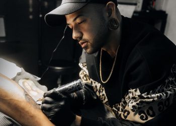 José Contreras, «El Rey de Los Diseños de Tigres» en la industria del tatuaje