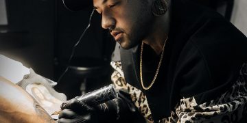 José Contreras, «El Rey de Los Diseños de Tigres» en la industria del tatuaje