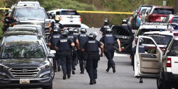 Mueren 14 niños, un profesor y el agresor tras tiroteo en un colegio en Texas