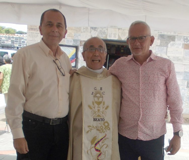  Jorge Villasmil Torres con  los concejales de Rafael Rangel que asistieron a la actividad cumplida.