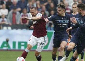 Manchester City desperdició una gran ocasión de acercarse al título de la Premier League