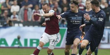 Manchester City desperdició una gran ocasión de acercarse al título de la Premier League