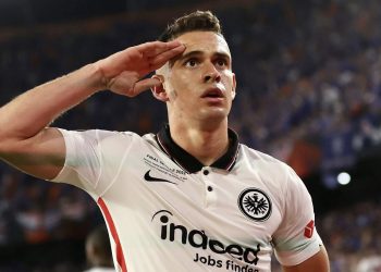 Eintracht Frankfurt tuvo un «santo colombiano» que lo llevó al título de la Europa League