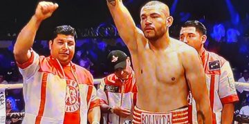 «Bolivita» Uzcátegui no tuvo problemas para vencer por nocaut al mexicano Felipe Romero