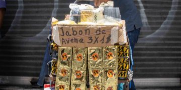 Faenas informales, el sustento del trabajador público en Venezuela