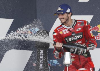 Bagnaia, Ogura y Guevara se suben por primera vez al podio