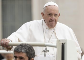 El papa dice que la guerra «sin sentido» en Ucrania «amenaza al mundo entero»