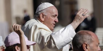 El papa pide el cese de «la circulación indiscriminada de armas» tras la masacre en Texas