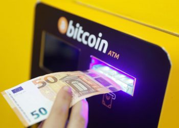 El bitcóin cae a mínimos del año, por debajo de los 33.000 dólares