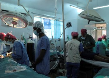 Número de quirófanos activos se reduce a la mitad en Venezuela, dice encuesta