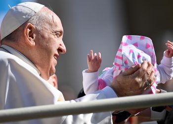 El papa: «No ver el problema de la falta de hijos es una actitud miope»
