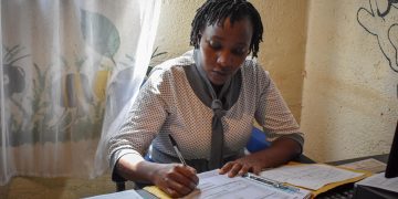 Una nueva fórmula pediátrica cambia la vida de los menores con VIH en Kenia