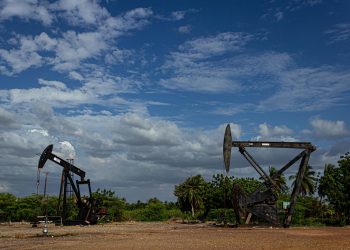 La producción petrolera de Venezuela sube un 6,4 % en abril, según la OPEP