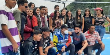 Gobernador Bernal inaugura cancha multiusos en Casa Hogar Carpintero de La Montaña