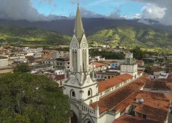 Ciudad donde conjuga lo nuevo con un viaje a lo antiguo / Por Elvins Humberto González
