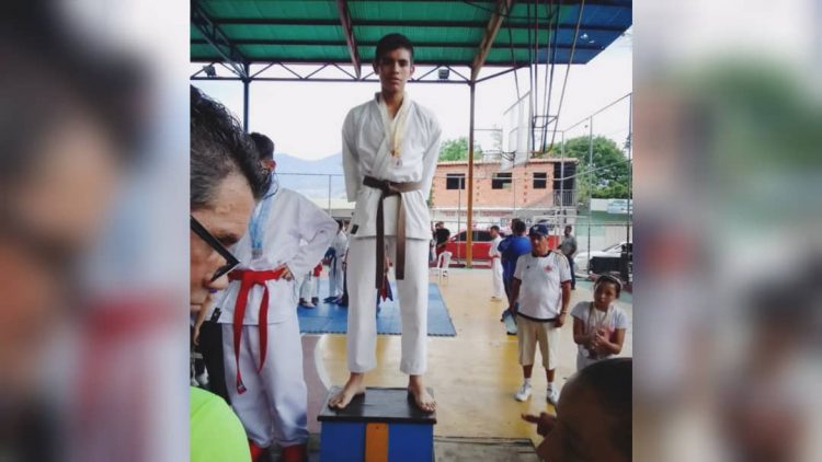 El joven karateca trujillano Brians Briceño con doblete de oro