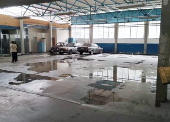 Más de 20 espacios de la ULA se inundan por lluvias y miles de libros están en riesgo