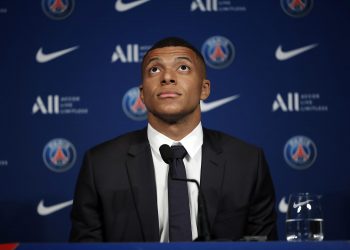 Mbappé asegura que Macron le dio buenos consejos para quedarse en París