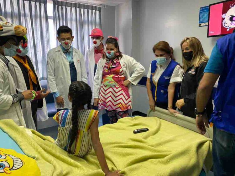 Los niños operados recibieron la atención del equipo de Doctor Yaso, la primera Dama del estado, Karem de Bernal y el personal del Rotary Valle de Santiago.