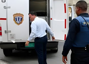 Localizan hombre muerto a orillas del río con múltiples puñaladas