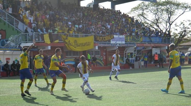 El pequeño estadio Ludgero Correia fue testigo de un partido intenso y que se definió con gol "in extremis" de "El Peque" Salcedo (Gráficas: Cortesía Prensa Trujillanos FC)