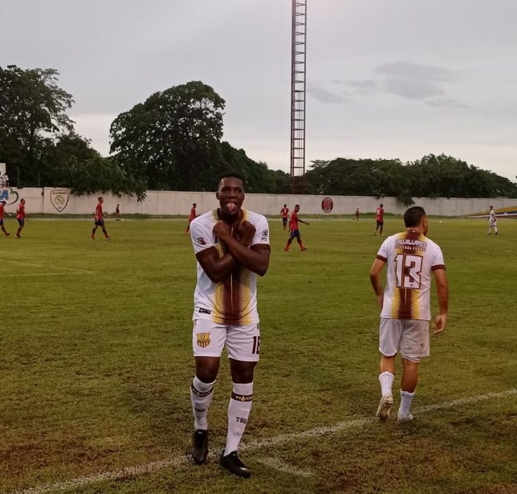 El defensa colombiano Daniel Chocó marcó su primer tanto con Trujillanos FC pero igual no pudieron ante Titanes FC en Guanare (Gráfica: Prensa Trujillanos FC) 
