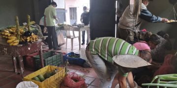 Feria de Hortalizas en estacionamiento de la iglesia El Carmen de Boconó