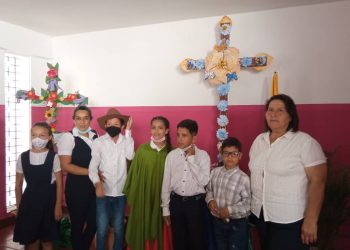 Exposición sobre la Cruz de Mayo organiza Red 21 del Municipio Escolar Escuque