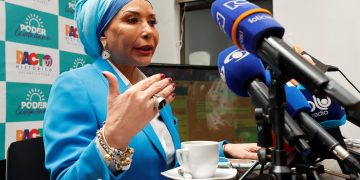 Honduras retiene a la senadora colombiana Piedad Córdoba con casi 68.000 dólares