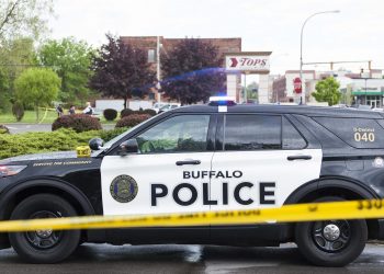 Un tiroteo por «motivos raciales» deja diez muertos en un supermercado de EE.UU