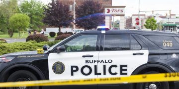 Un tiroteo por «motivos raciales» deja diez muertos en un supermercado de EE.UU