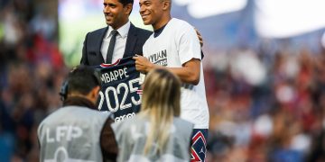 Al-Khelaifi da otro golpe en la mesa y anuncia que Mbappé se queda en PSG