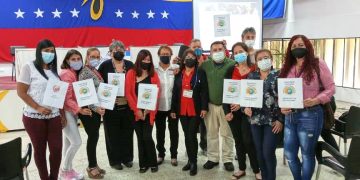 Cerca de tres mil personas atiende Dirección de Educación