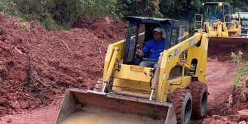 Gobierno regional despeja vialidad en zona de Mesa de Aura