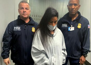 Juez niega fianza a la exenfermera de Chávez extraditada a EE.UU. desde España