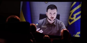 Zelenski prorroga la ley marcial y el plazo de movilización general