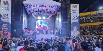 Gobernación de Mérida y Alcaldía de Libertador celebraron el Día de las Madres con conciertos musicales y rifas
