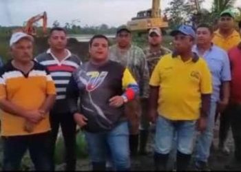 Gobierno del Zulia envió jumbos para mitigar inundaciones en La Fortuna y El Chivo