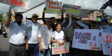 Sociedad Civil de Valera realiza pancartazo para exigir la devolución de las instalaciones del Ateneo