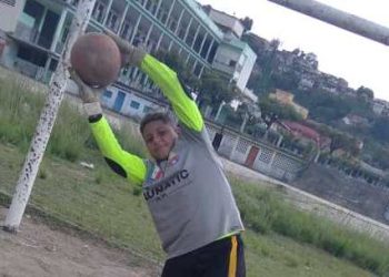 AQUÍENTRECHAMOS / Santiago Moros: Con ilusión y  fe se abre paso en el fútbol y en la vida