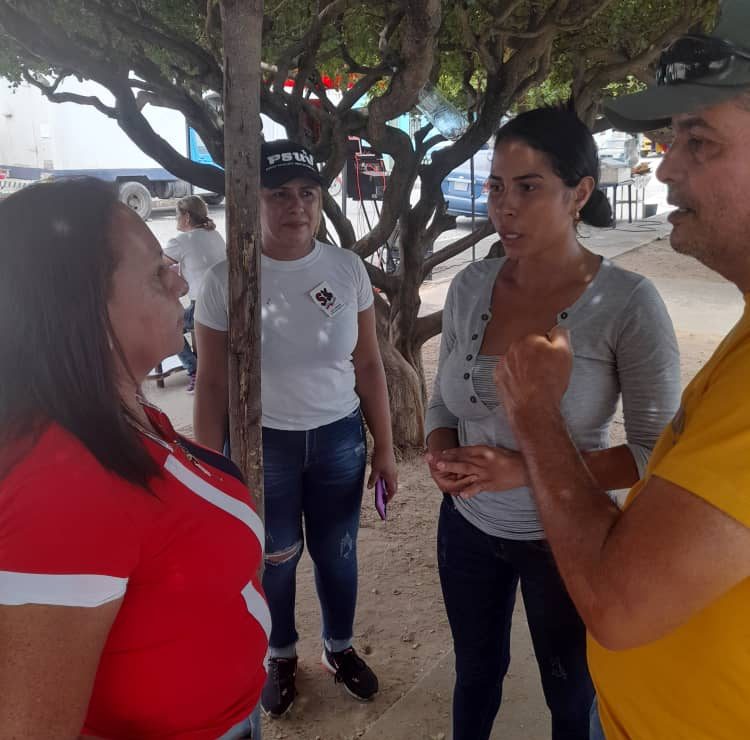La alcaldesa de Bolívar María Trinidad Núñez presidió las jornadas de atención comunitaria