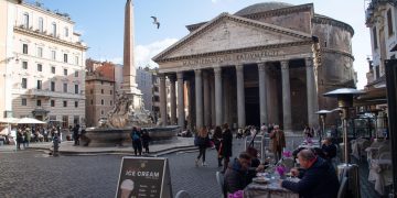 Los casos de COVID-19 en Italia aumentan un 28,7 % en la última semana