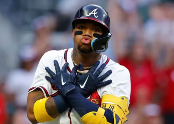 Ronald Acuña Jr la mandó dos veces para la calle en victoria de Atlanta 3×2 sobre Oakland