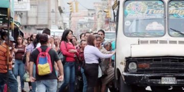 Transportistas cobran «a juro» el pasaje a dos bolos en Valera