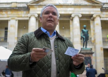Duque pide tener «plena confianza» en los resultados de las elecciones